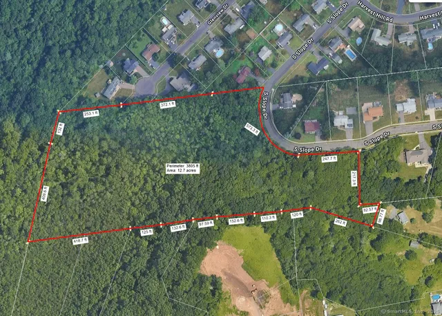 a bird view of a house and a yard