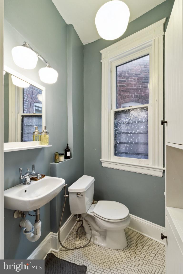 3010 Abell Avenue Baltimore, MD 21218 - Photo 13 of 48