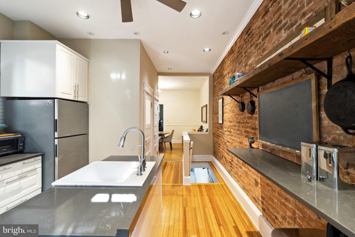 3010 Abell Avenue Baltimore, MD 21218 - Photo 17 of 48