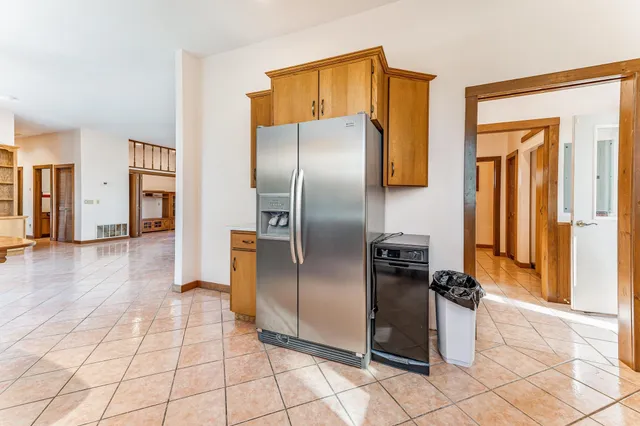 $595,000 | 832 North Essex Heights Road, Halstead, KS 67056