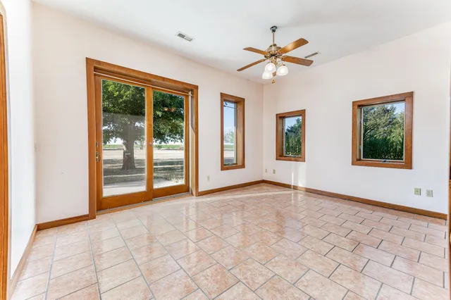 $595,000 | 832 North Essex Heights Road, Halstead, KS 67056