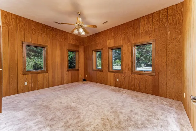 $595,000 | 832 North Essex Heights Road, Halstead, KS 67056