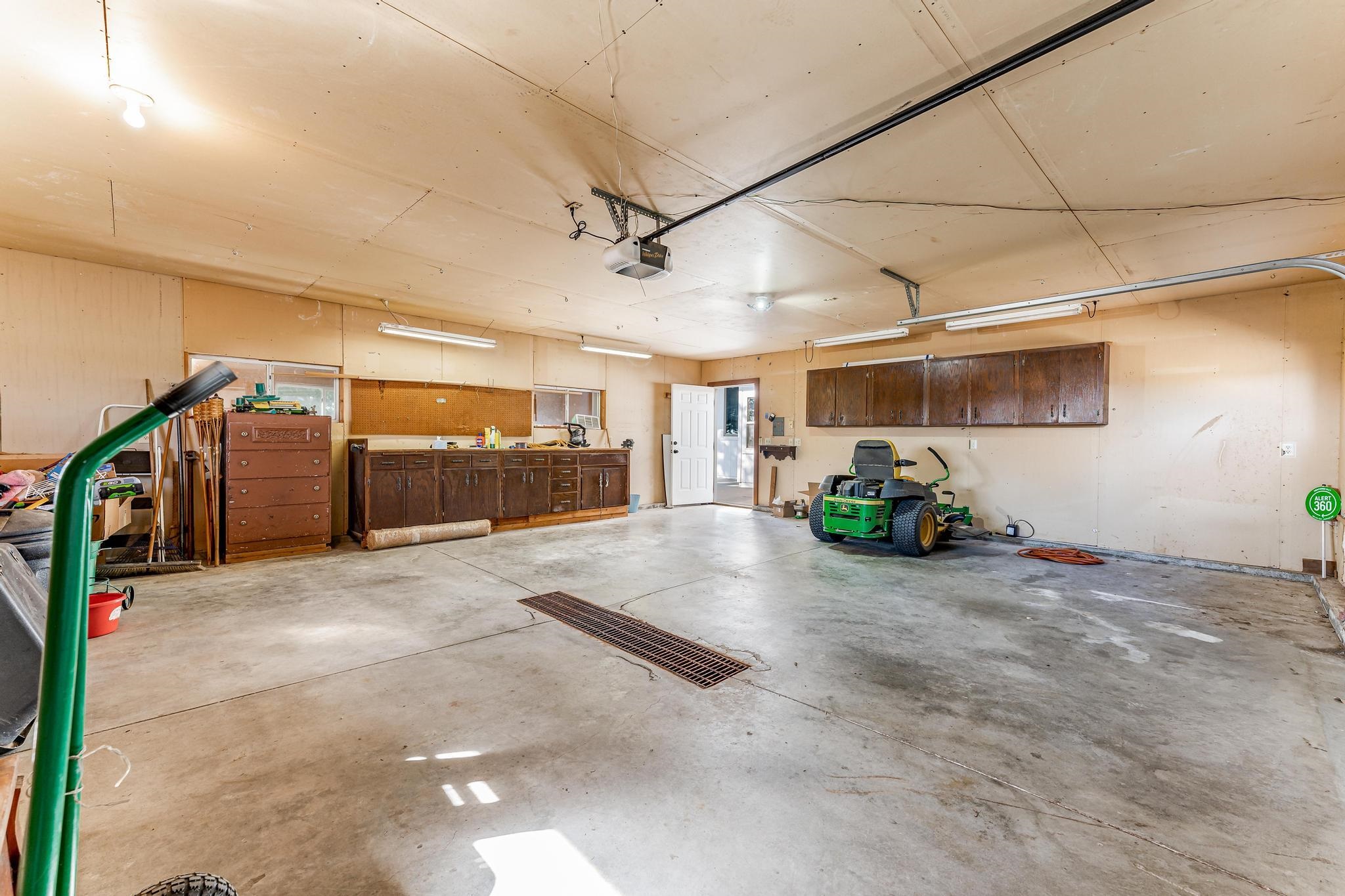 832 North Essex Heights Road Halstead, KS 67056 - Photo 25 of 36