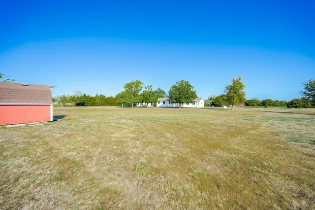 $595,000 | 832 North Essex Heights Road, Halstead, KS 67056