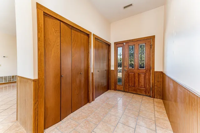 $595,000 | 832 North Essex Heights Road, Halstead, KS 67056