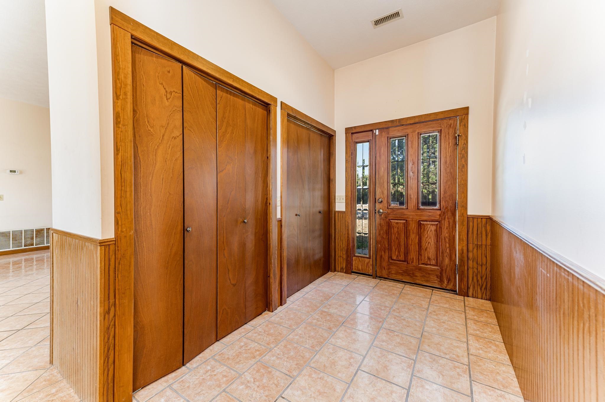 832 North Essex Heights Road Halstead, KS 67056 - Photo 6 of 36