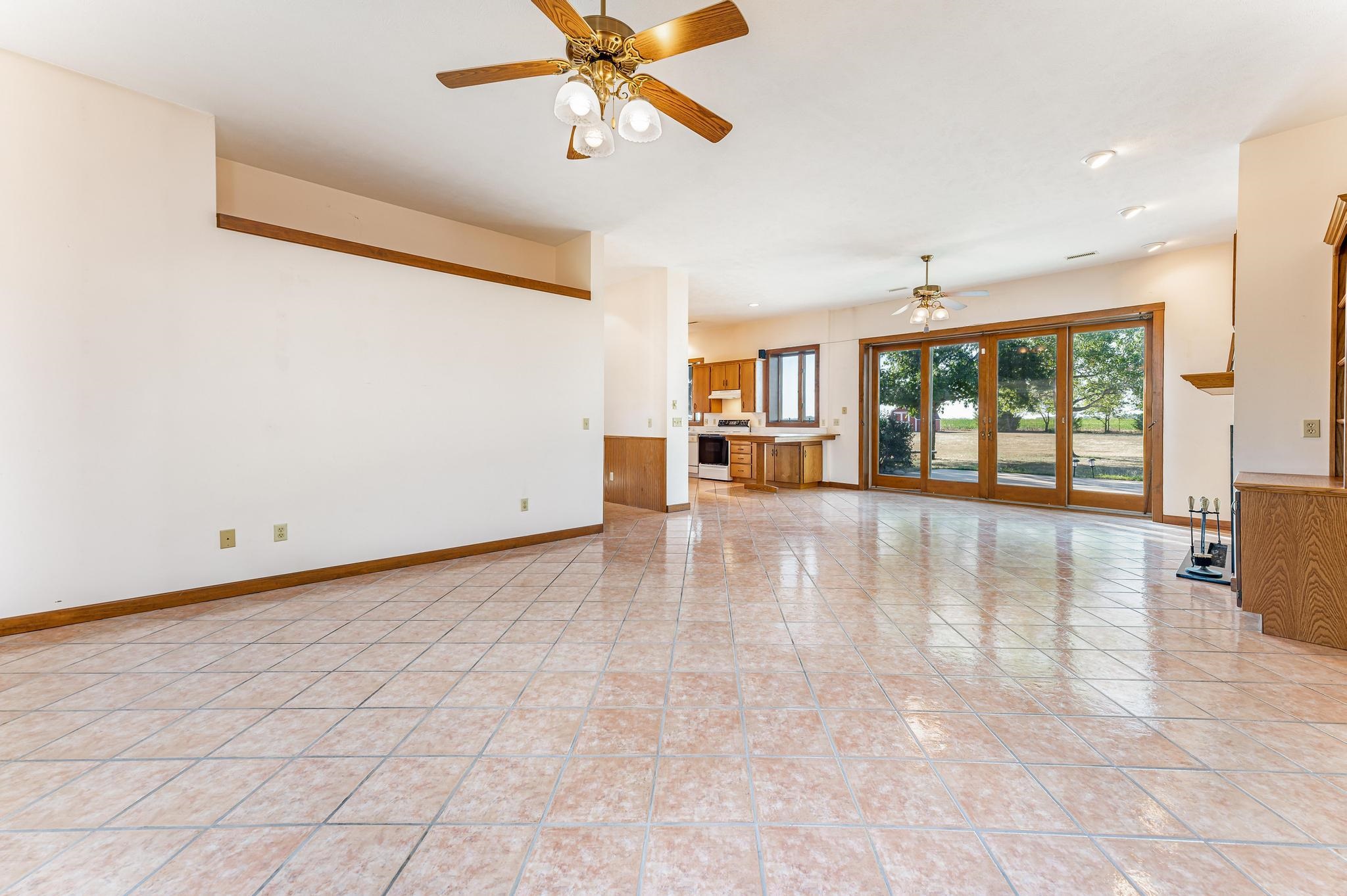 832 North Essex Heights Road Halstead, KS 67056 - Photo 8 of 36