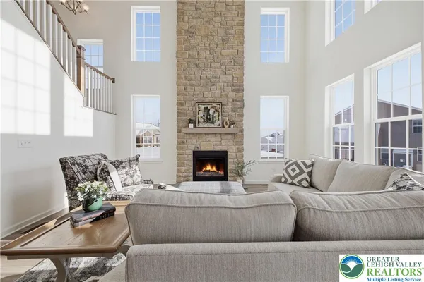 $824,900 | 4780 Farrcroft Drive, Unit 113, Easton, PA 18040