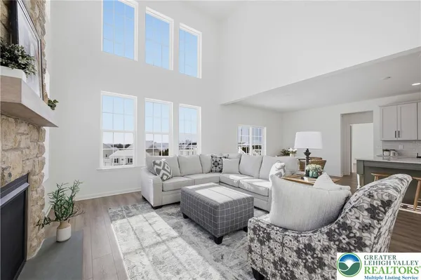 $824,900 | 4780 Farrcroft Drive, Unit 113, Easton, PA 18040