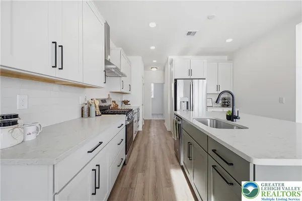 $824,900 | 4780 Farrcroft Drive, Unit 113, Easton, PA 18040