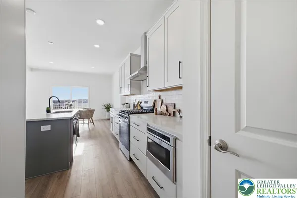 $824,900 | 4780 Farrcroft Drive, Unit 113, Easton, PA 18040