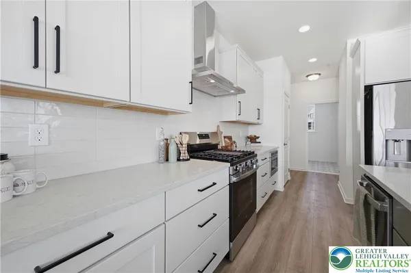 $824,900 | 4780 Farrcroft Drive, Unit 113, Easton, PA 18040