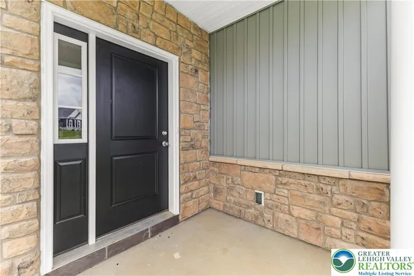 $824,900 | 4780 Farrcroft Drive, Unit 113, Easton, PA 18040