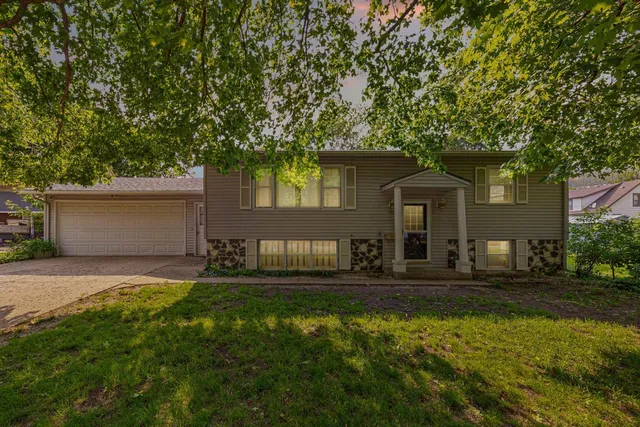 $299,900 | 116 Selby Avenue, Owatonna, MN 55060