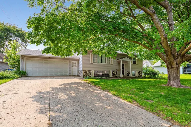 $299,900 | 116 Selby Avenue, Owatonna, MN 55060