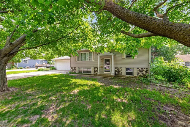 $299,900 | 116 Selby Avenue, Owatonna, MN 55060