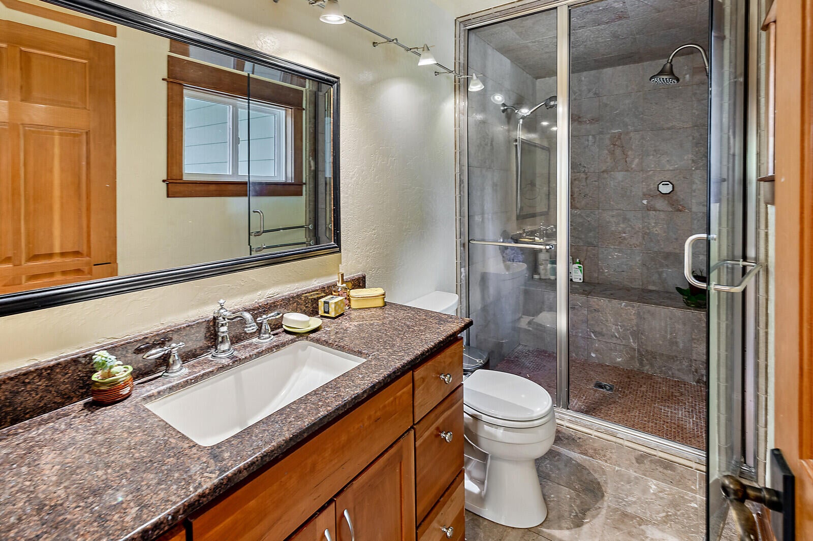1764 Ashland Mine Road Ashland, OR 97520 - Photo 26 of 95 37_AMR_37_mls