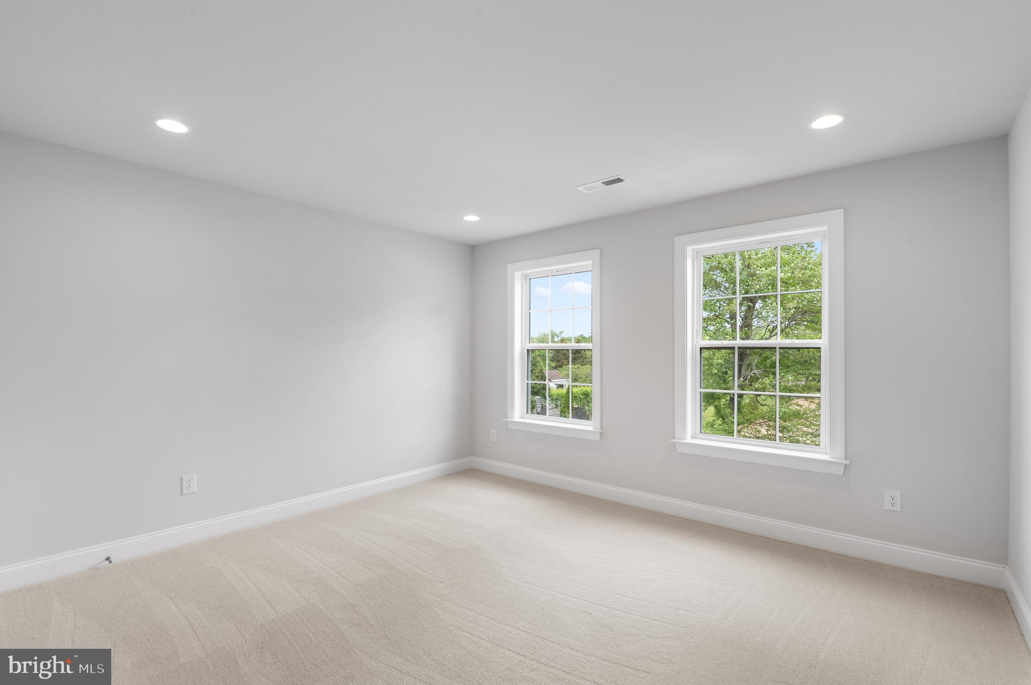 1108 Arden Drive, Unit METHACTON Norristown, PA 19403 - Photo 27 of 27 an empty room with windows