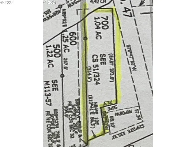 walk in background with window