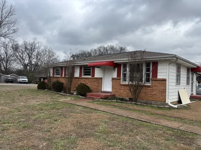 $1,395 | 809 Country Club Drive, Clarksville, TN 37043