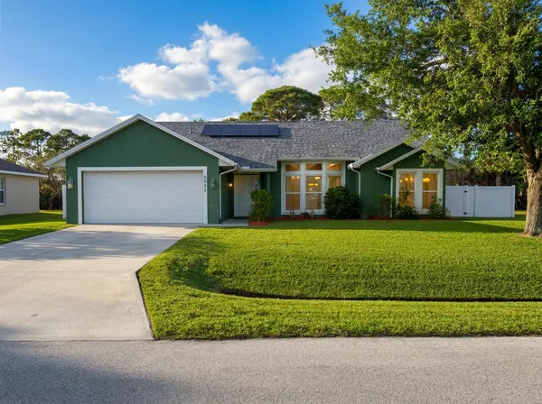 $475,000 | 6095 Northwest E Deville Circle, Port St. Lucie, FL 34986