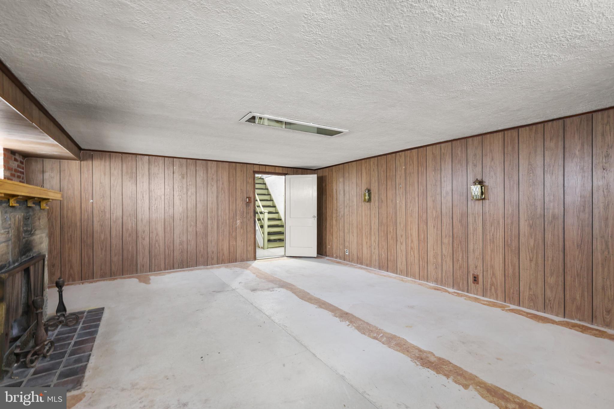 1064 Allengrove Street Philadelphia, PA 19124 - Photo 29 of 34 Basement Room