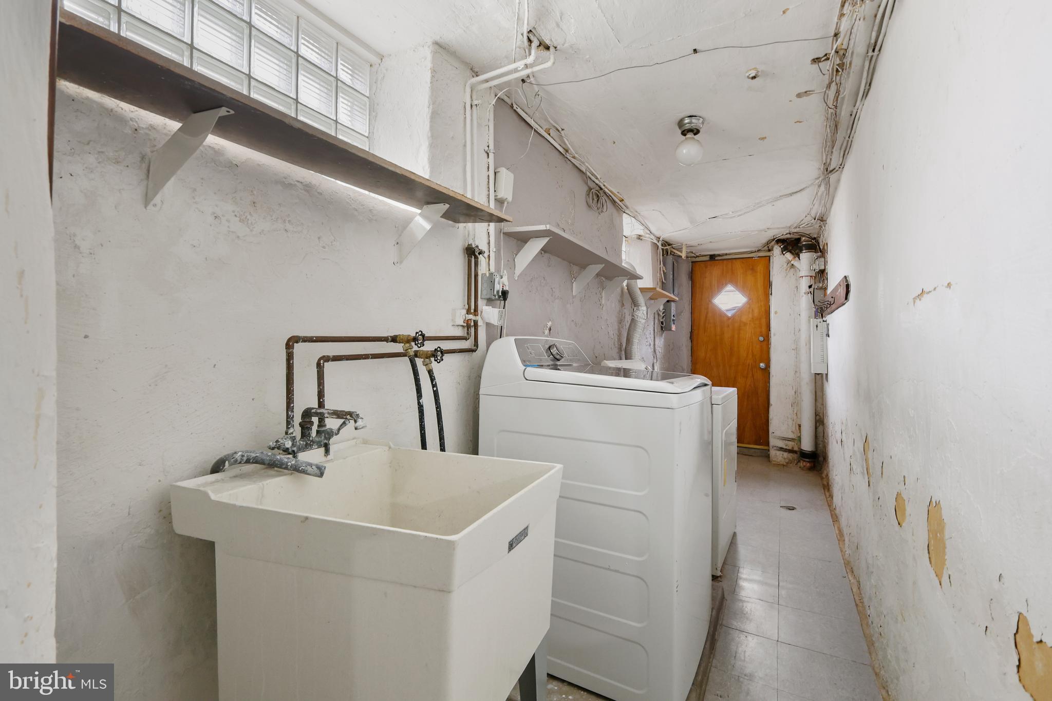 1064 Allengrove Street Philadelphia, PA 19124 - Photo 31 of 34 Laundry Room