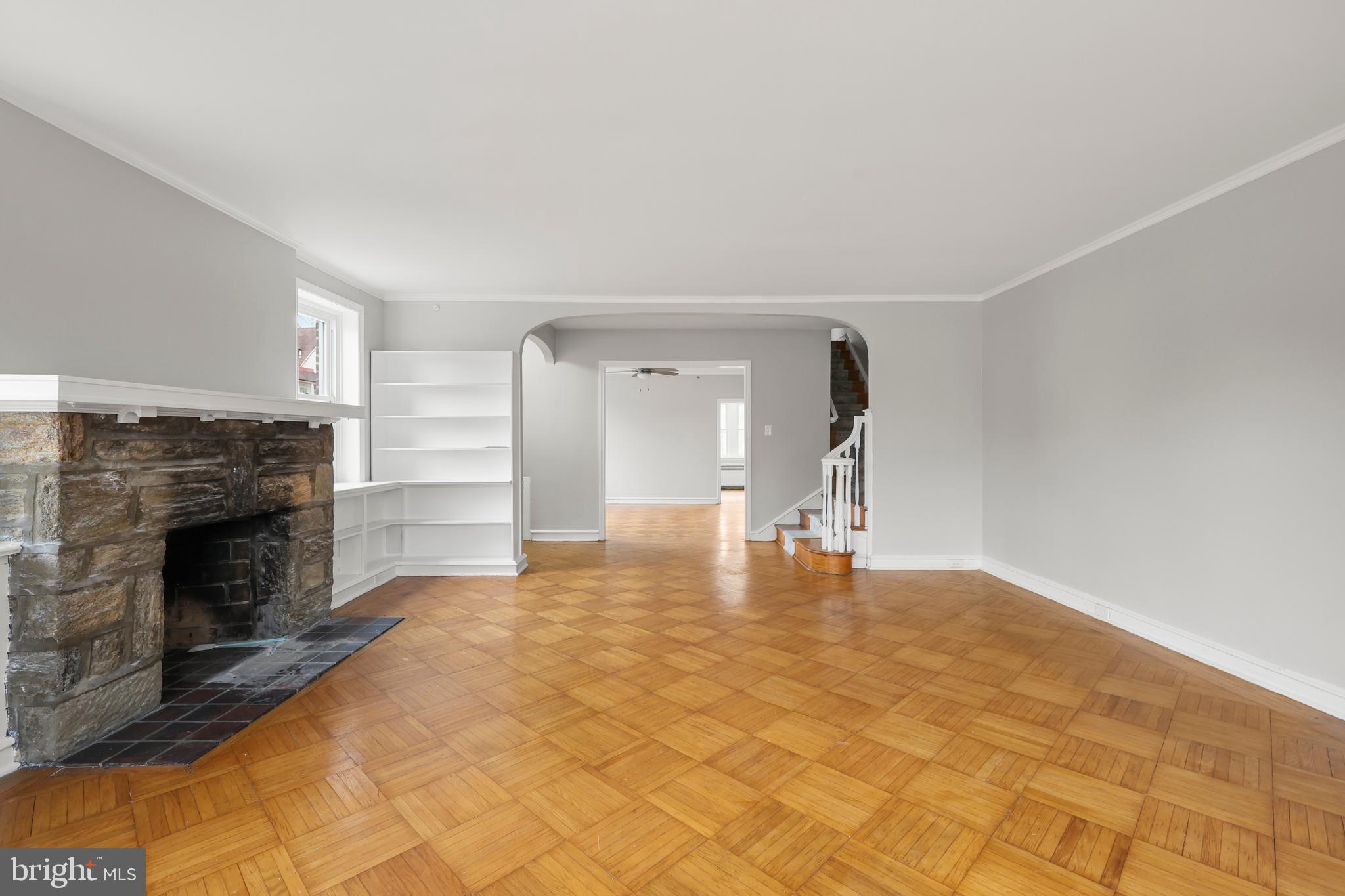 1064 Allengrove Street Philadelphia, PA 19124 - Photo 8 of 34 Living Room