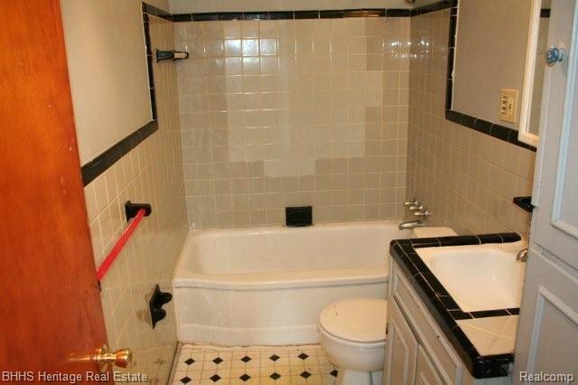 621 Riddle Street Howell, MI 48843 - Photo 13 of 13 Bathroom