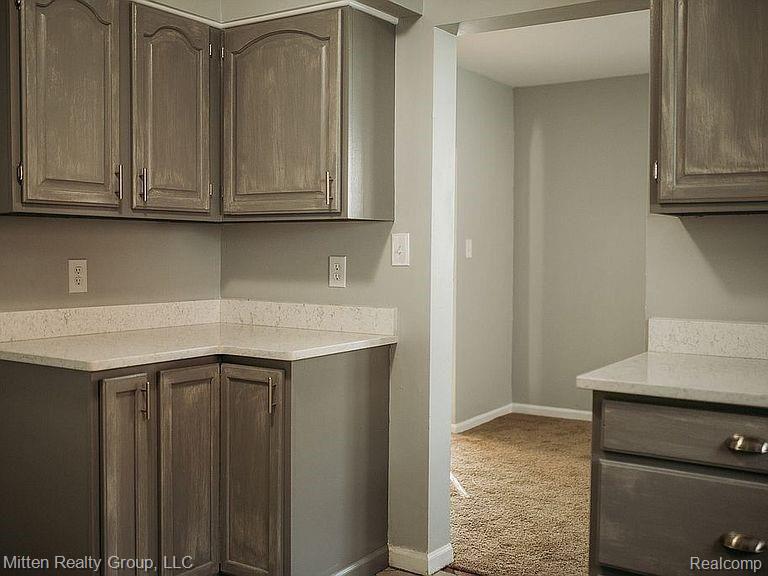 788 Menominee Road Pontiac, MI 48341 - Photo 10 of 25
