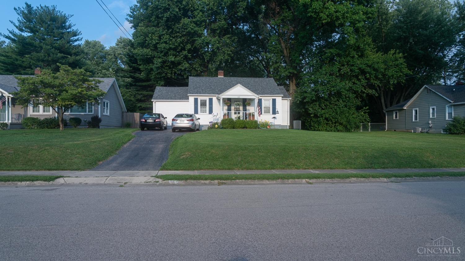 407 Burton Road Middletown, OH 45044 - Photo 3 of 25 Gallery Image 3