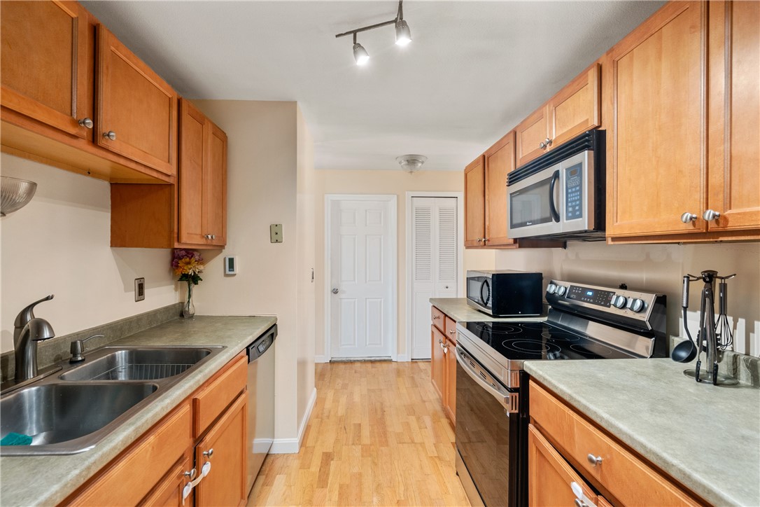 117 John Street, Unit 14 Lincoln, RI 02865 - Photo 6 of 13