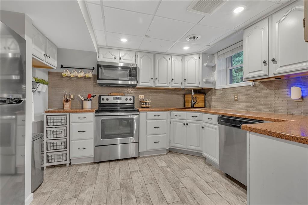 960 Edgewood Road Beaver Falls, PA 15010 - Photo 32 of 50 Lower Level Full Kitchen