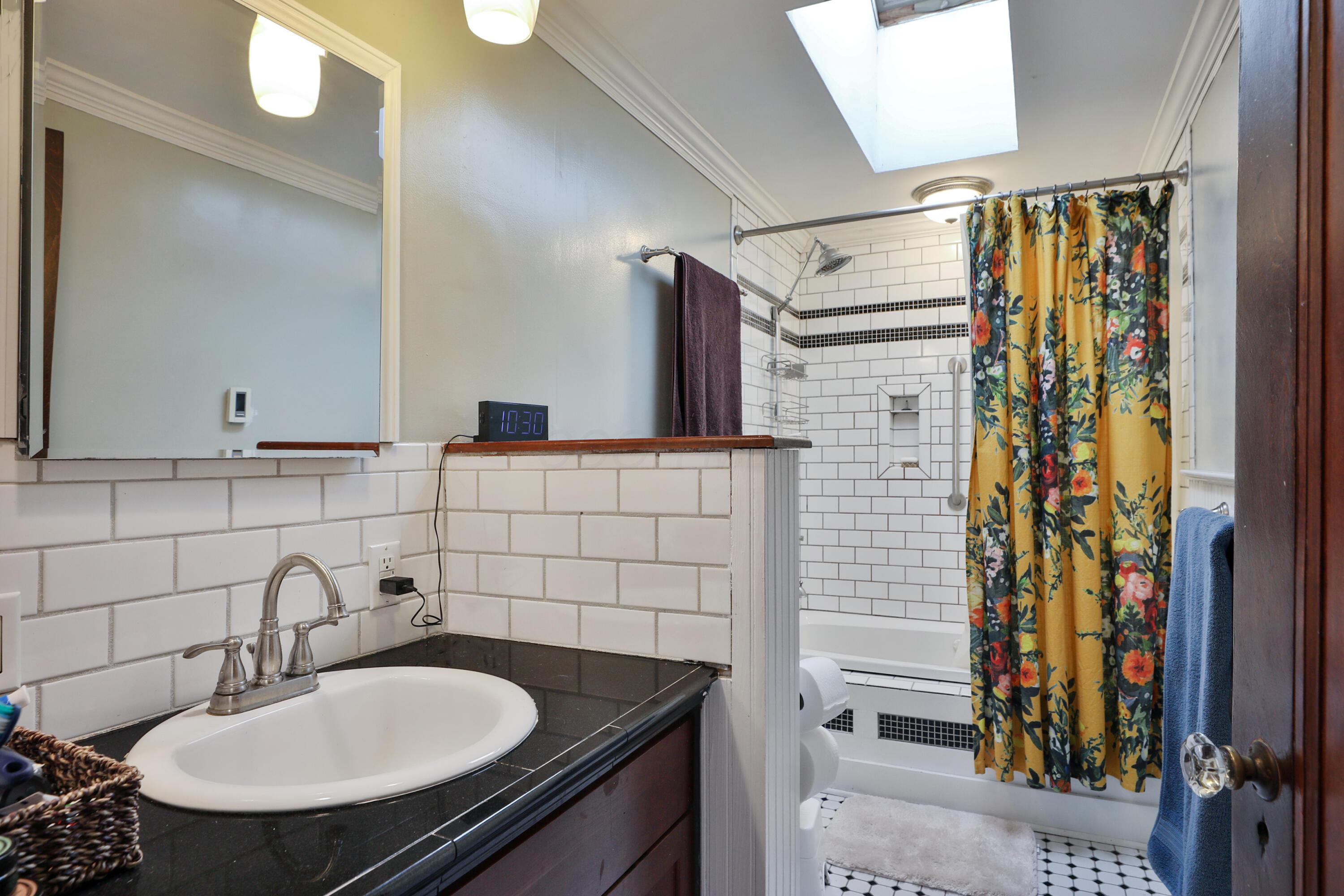 82 Blenheim Road Columbus, OH 43214 - Photo 34 of 51 82Blenheim-25