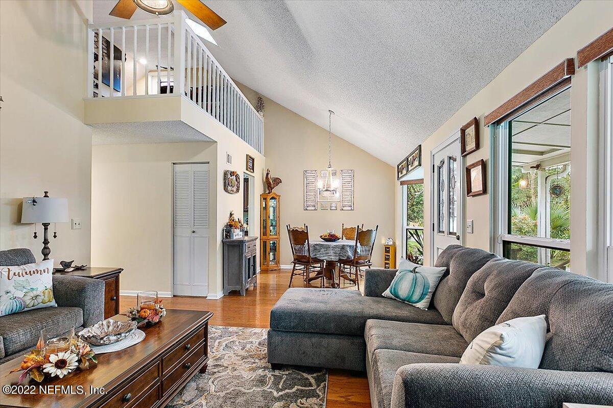 05-Living Room & Dining Room