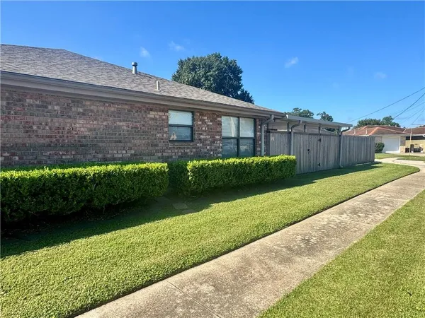 $2,350 | 1428 Montana Avenue, Metairie, LA 70062