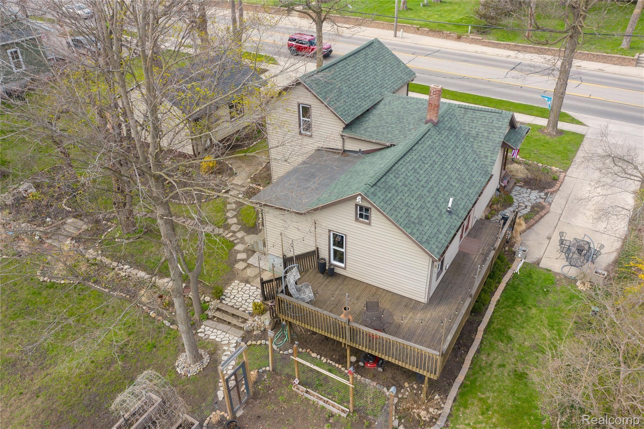 605 West Silver Lake Road Fenton, MI 48430 - Photo 24 of 37 Exteriors (9 of 17).jpg