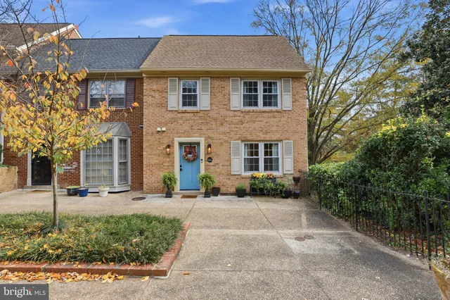 $695,000 | 661 North Armistead Street, Alexandria, VA 22312