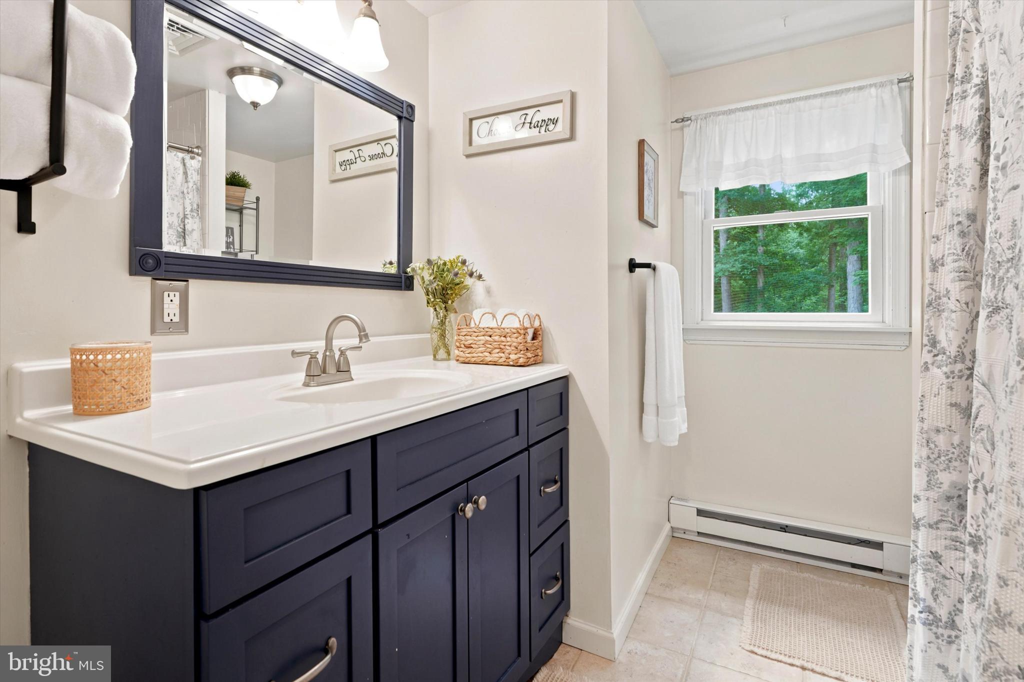 1125 Payne Road Green Lane, PA 18054 - Photo 23 of 47 Second floor full bathroom