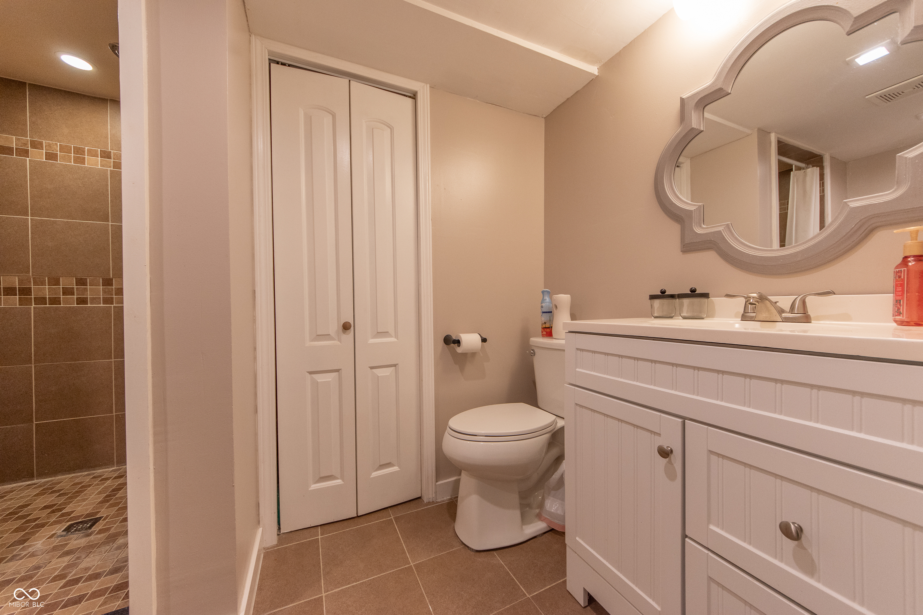 902 18th Street Columbus, IN 47201 - Photo 17 of 34