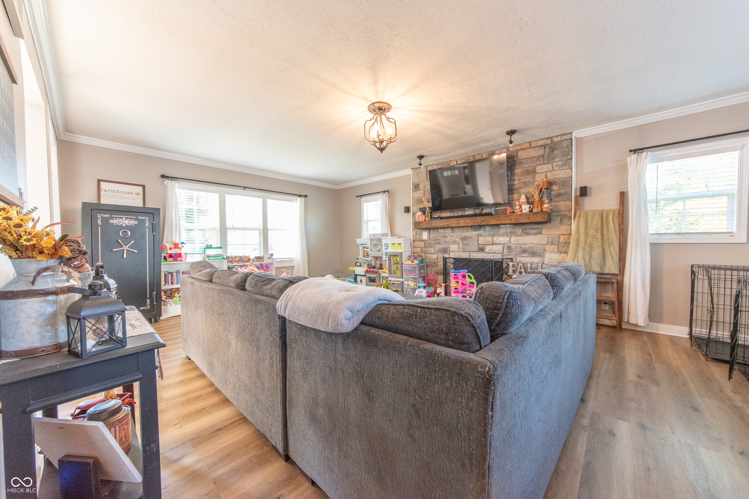 902 18th Street Columbus, IN 47201 - Photo 5 of 34