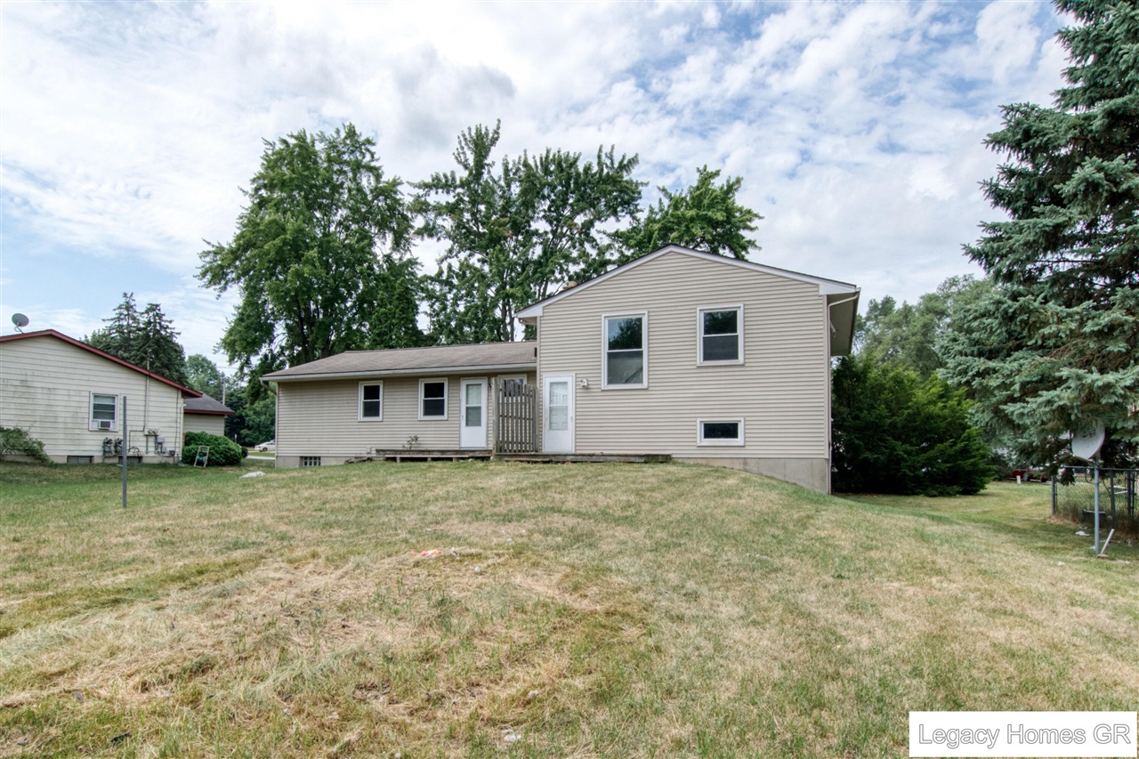 5890 Ridgebrook Drive, Unit 5892 Grand Rapids, MI 49508 - Photo 36 of 38