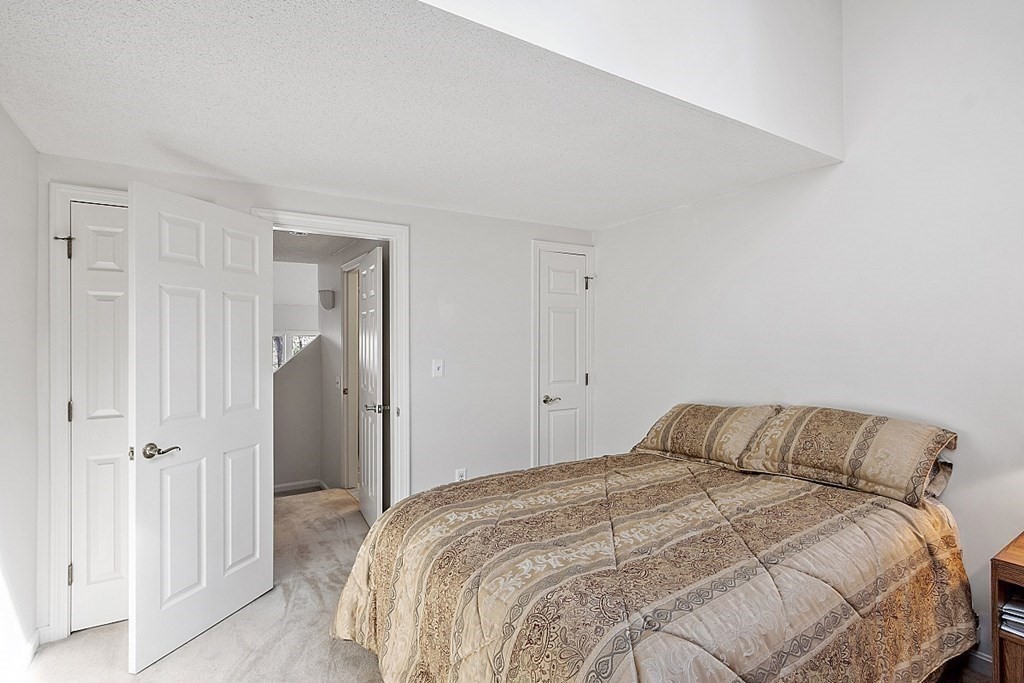 67 Cherry Hollow Road, Unit 67 Nashua, NH 03062 - Photo 18 of 42 Gallery Image 18