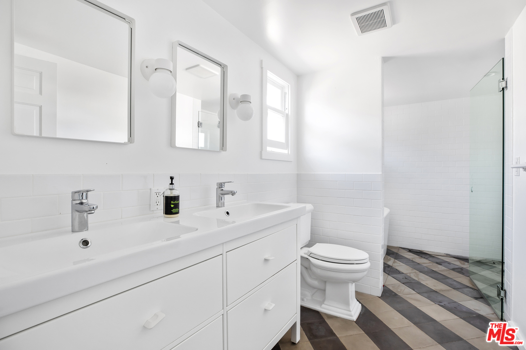 3515 Ferncroft Road Los Angeles, CA 90039 - Photo 11 of 16 Gallery Image 11