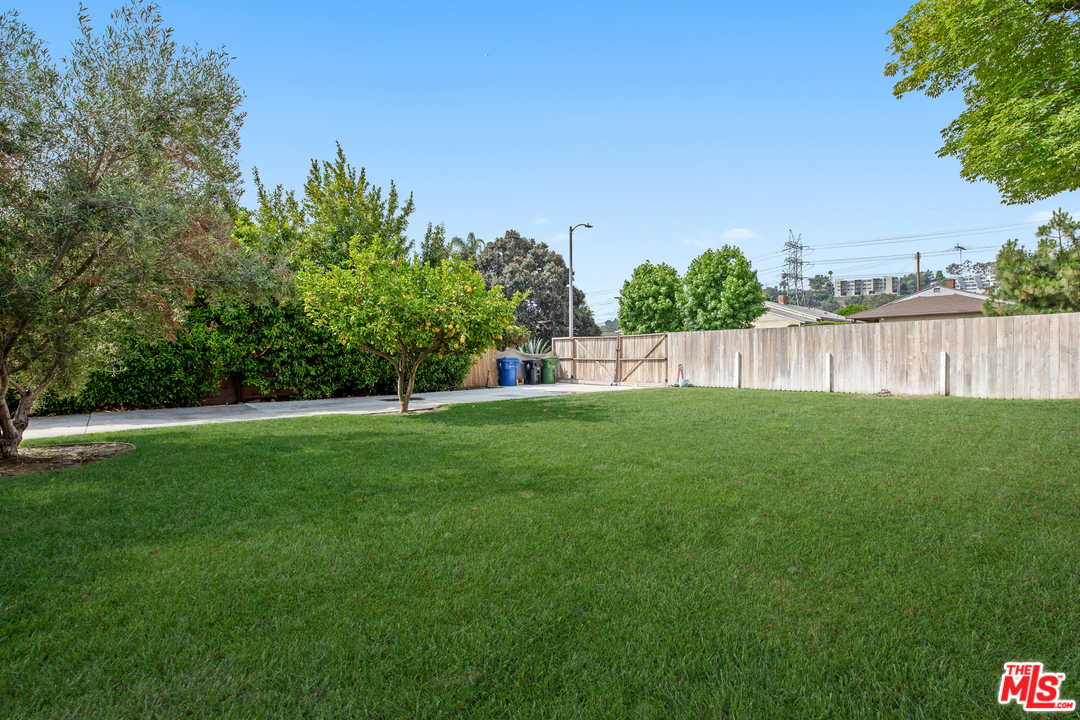 3515 Ferncroft Road Los Angeles, CA 90039 - Photo 3 of 16 Gallery Image 3