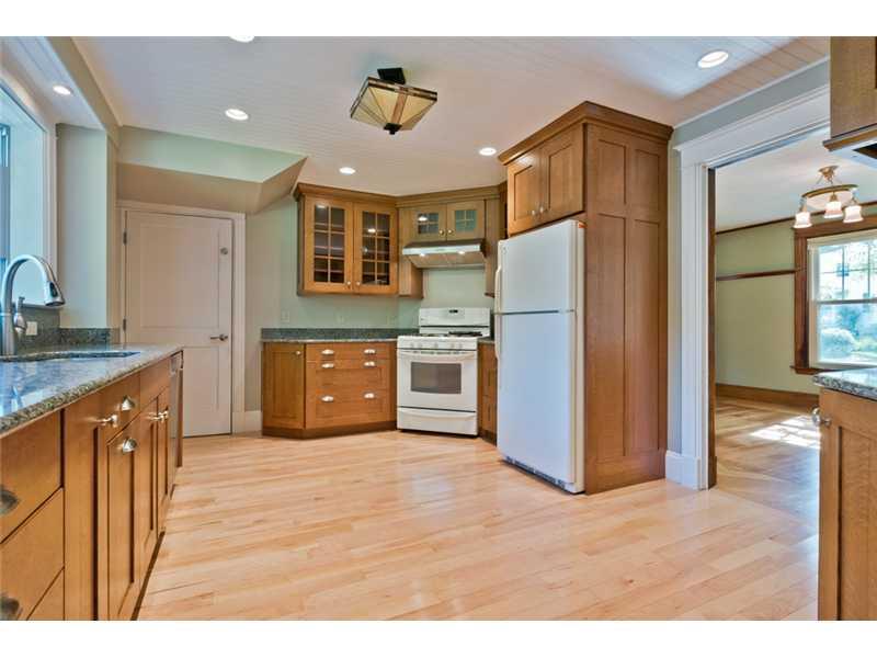 69 Keswick Road South Portland, ME 04106 - Photo 19 of 35 Kitchen.
