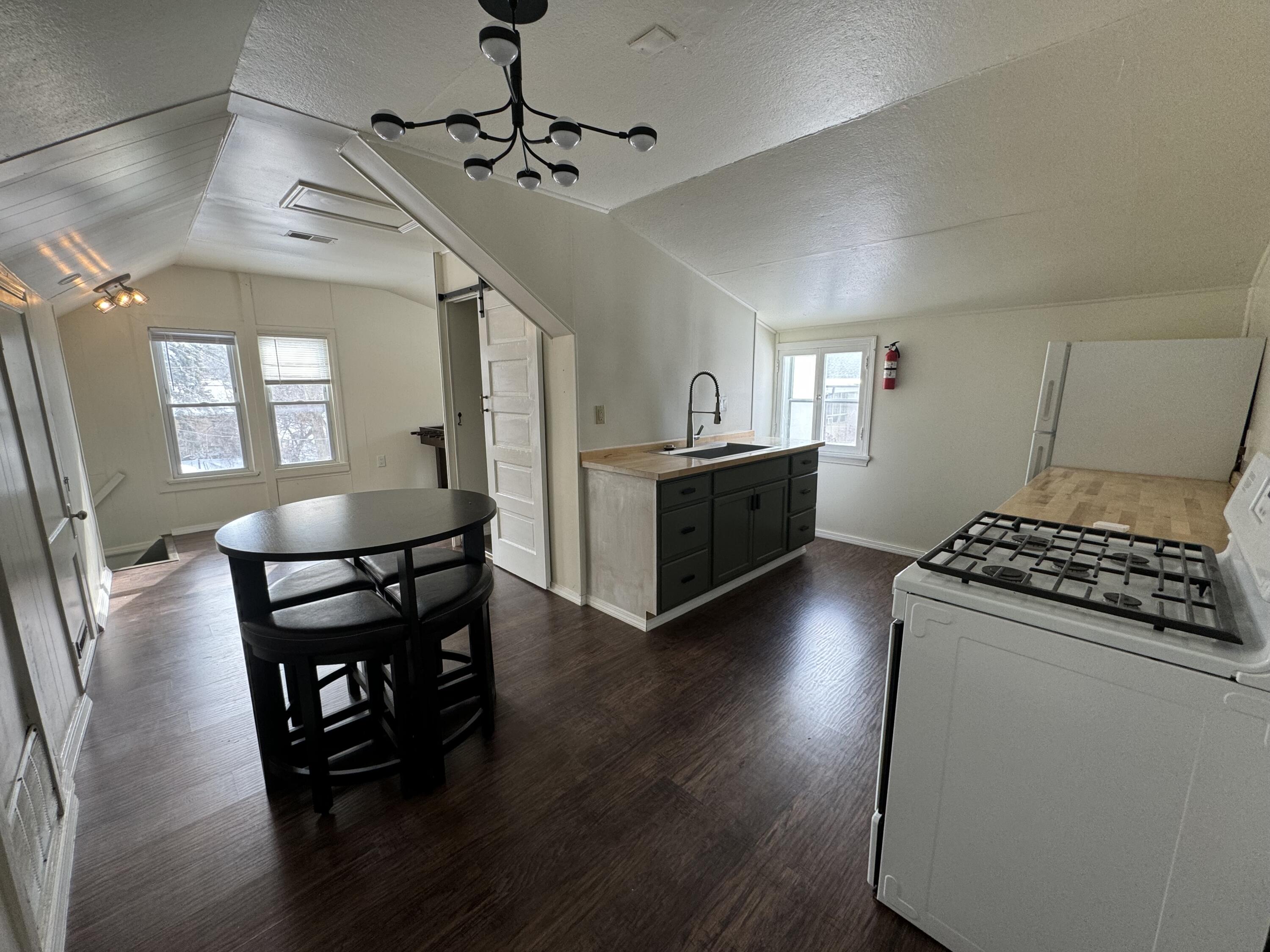 7715 West Center Street Milwaukee, WI 53222 - Photo 14 of 18 Upper Kit/DR