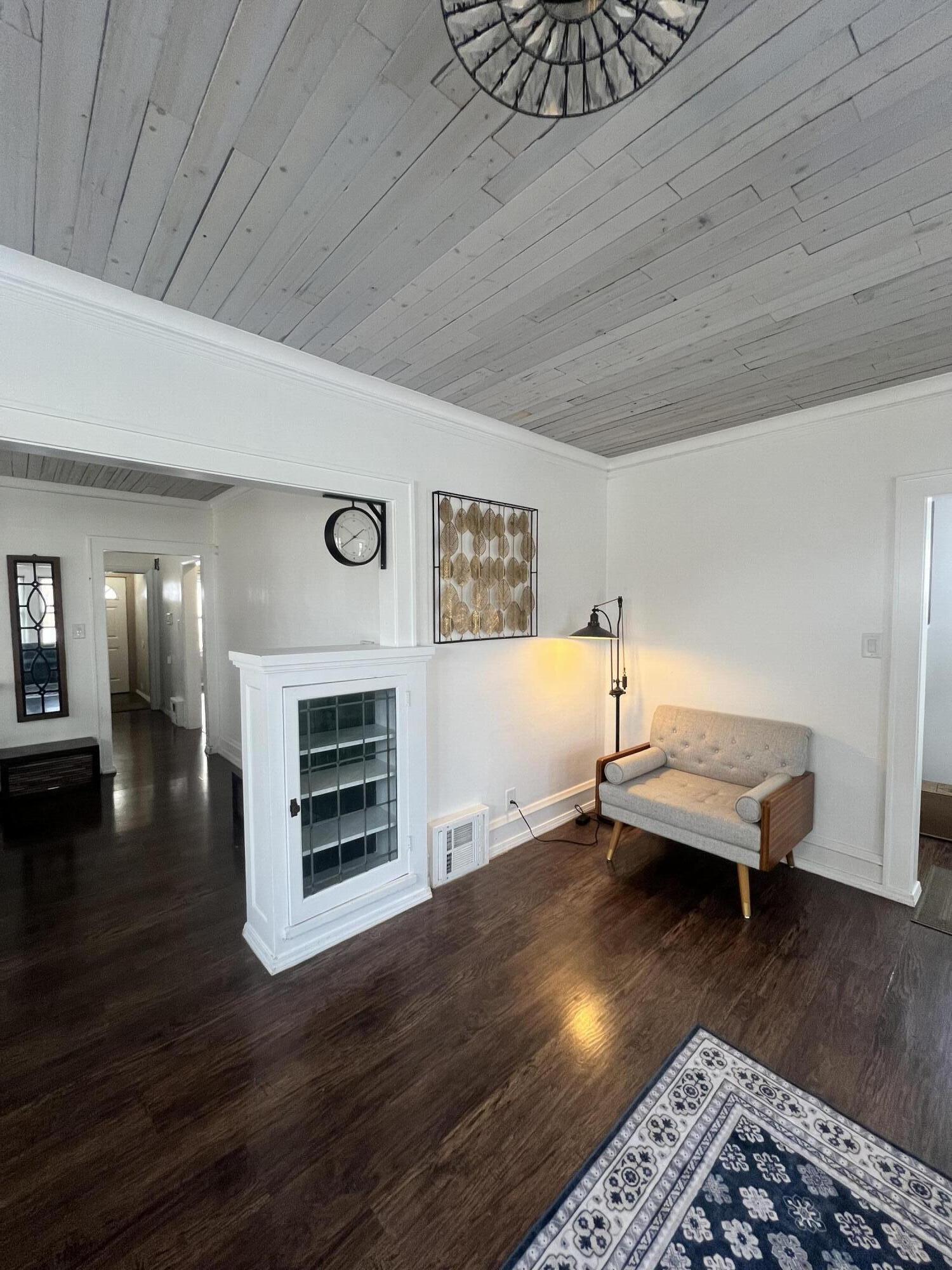 7715 West Center Street Milwaukee, WI 53222 - Photo 8 of 18 main unit