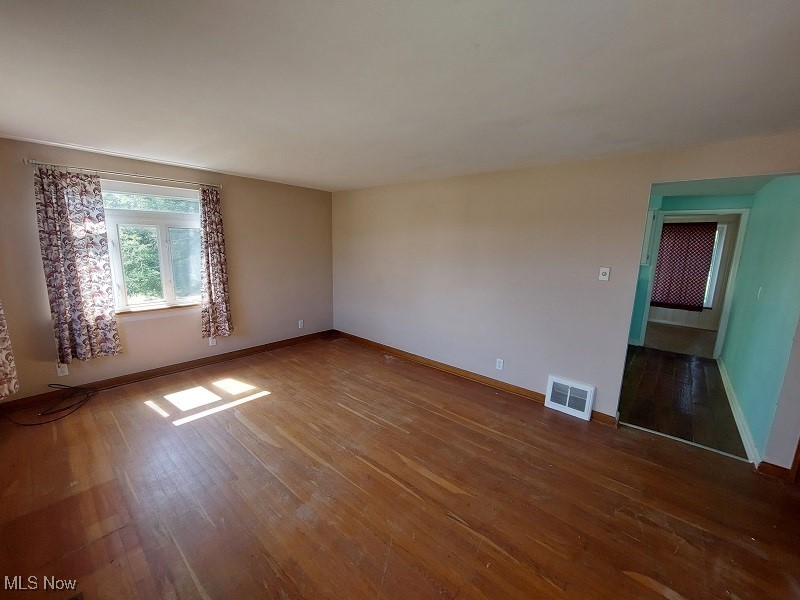 102 Valley Road Mingo Junction, OH 43938 - Photo 2 of 21