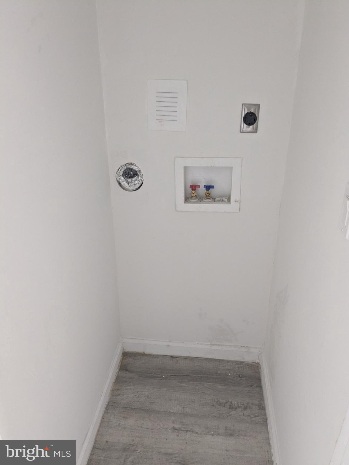 178 178-apt Hanover Street, Unit 2W Trenton, NJ 08618 - Photo 22 of 22 a view of a small space